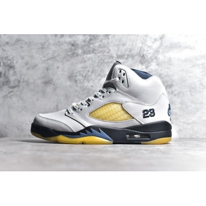 A MA MANIER  5 GRAY